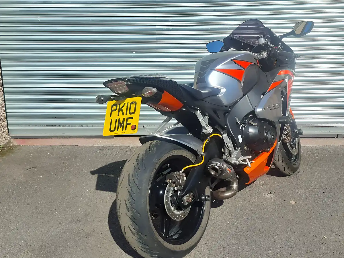 Used 2010 Honda Cbr Silver - Interior and Exterior details 10