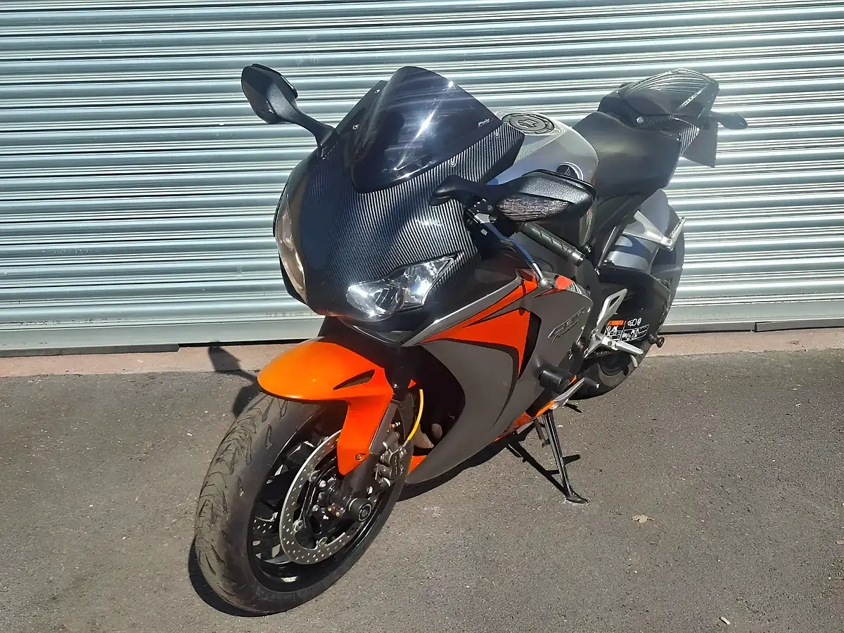 Used 2010 Honda Cbr Silver - Interior and Exterior details 4