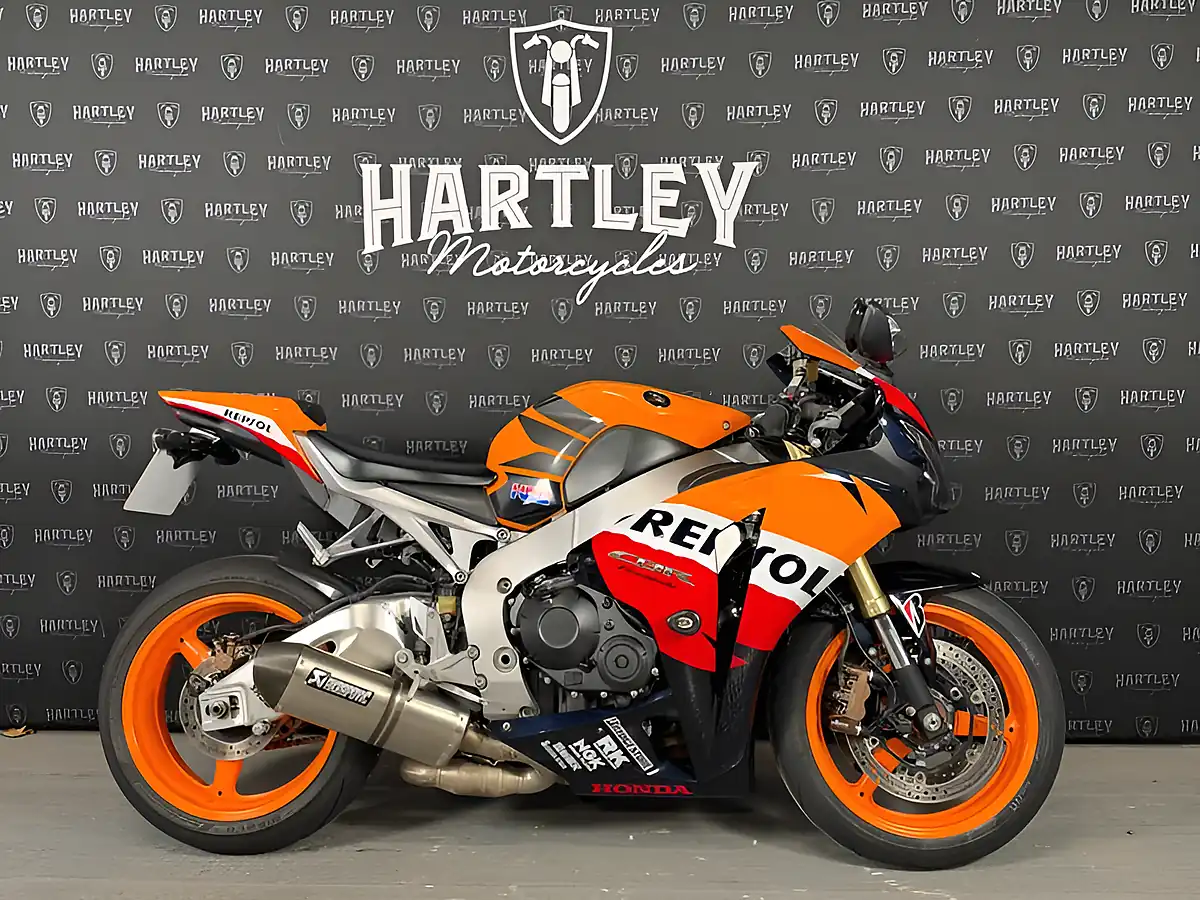 Used 2010 Honda CBR1000RR Fireblade Repsol Orange/Red/White - Interior and Exterior details 2