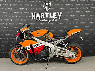 Used 2010 Honda CBR1000RR Fireblade Repsol Orange/Red/White - Interior and Exterior details 3