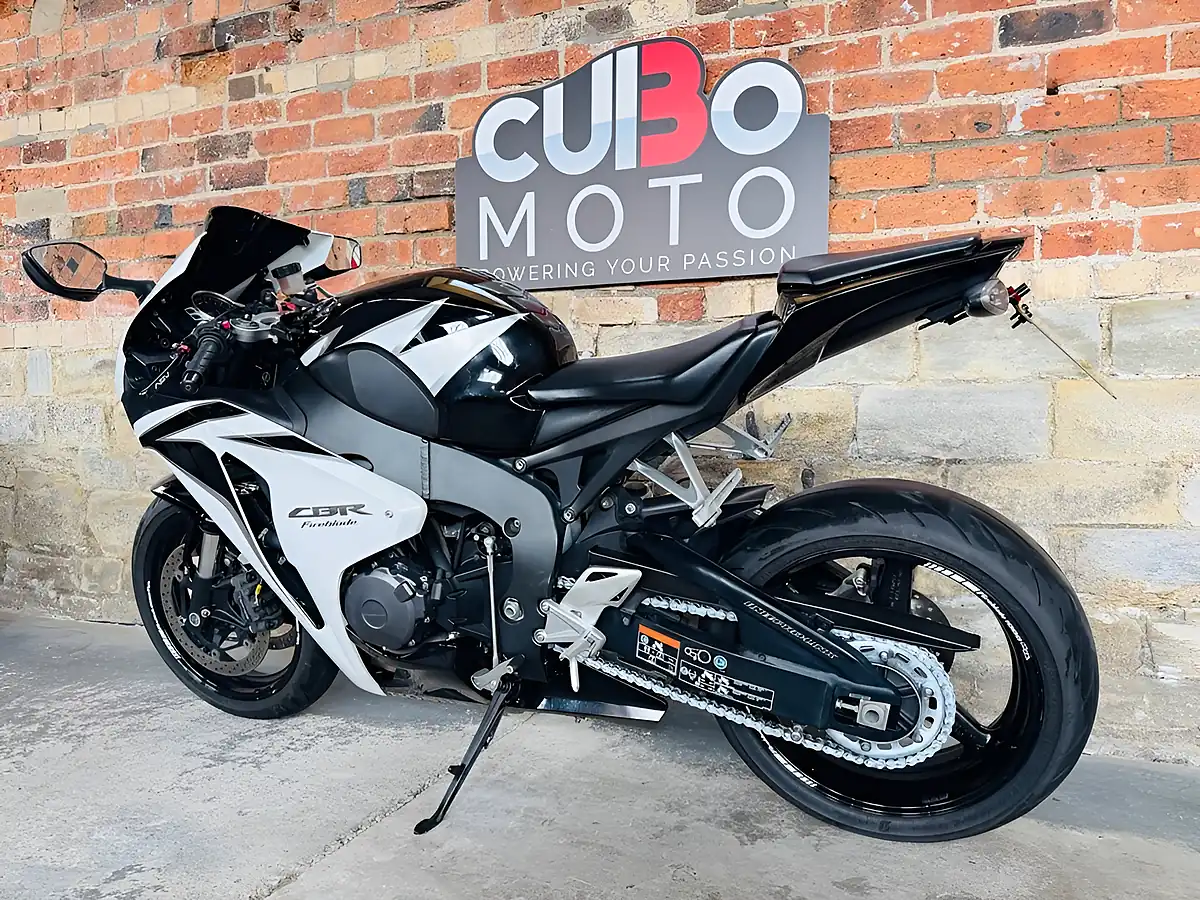 Used 2010 Honda Cbr1000rr Fireblade Rr a Black - Interior and Exterior details 13