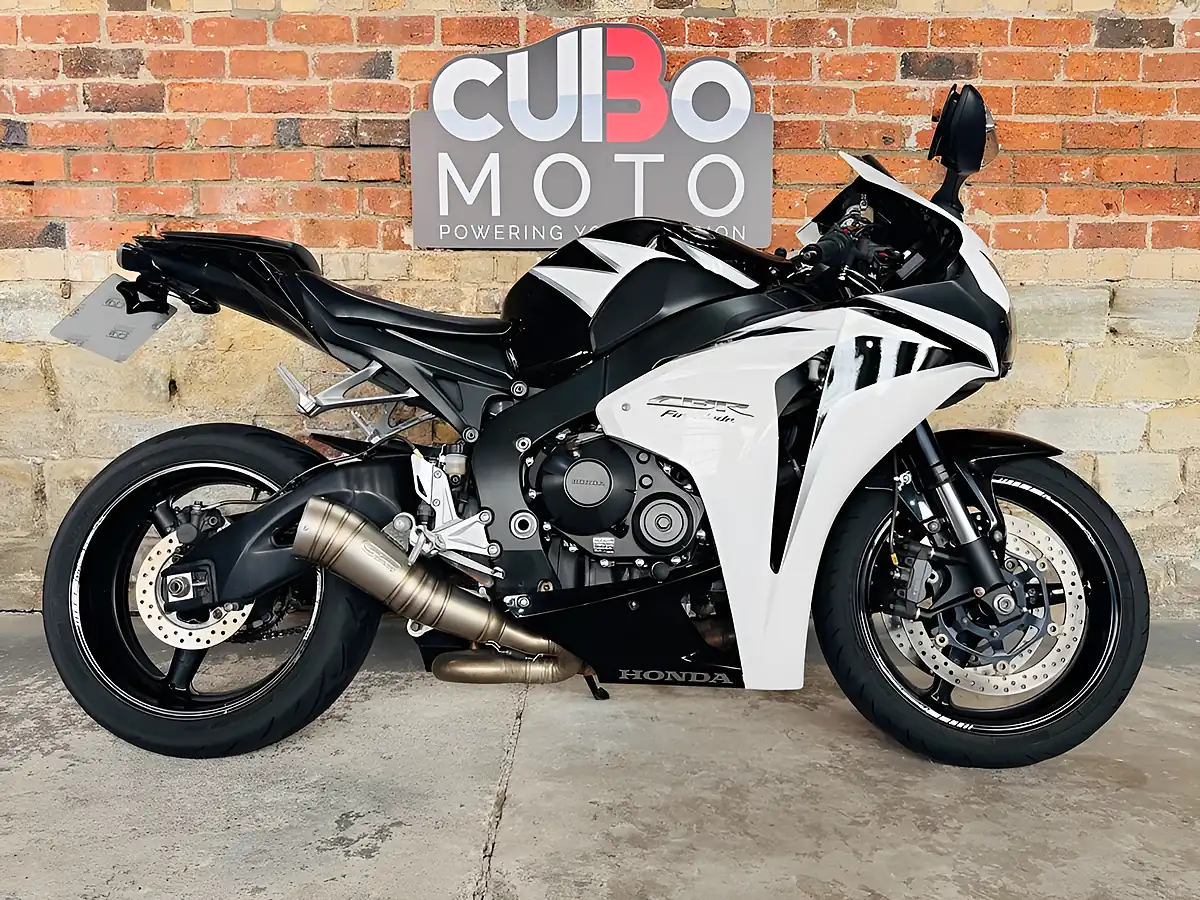 Used 2010 Honda Cbr1000rr Fireblade Rr a Black - Interior and Exterior details 2