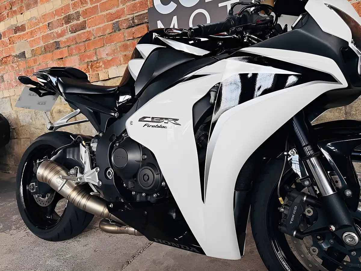 Used 2010 Honda Cbr1000rr Fireblade Rr a Black - Interior and Exterior details 6