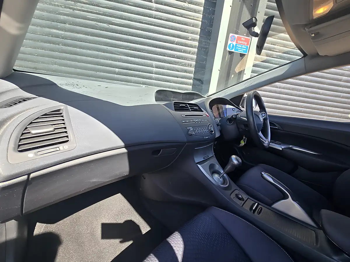 Used 2010 Honda Civic Se Black - Interior and Exterior details 9