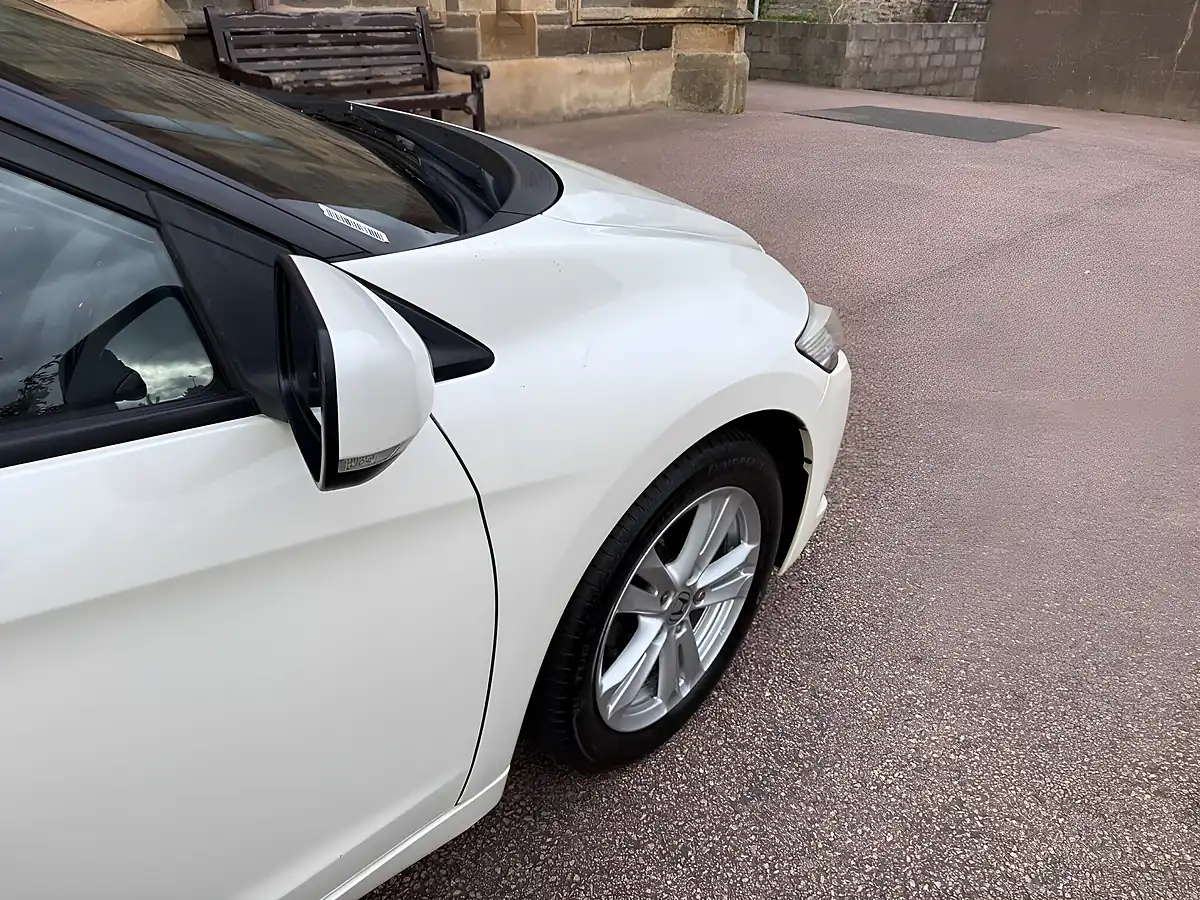 Used 2010 Honda Cr-Z Sport White - Interior and Exterior details 12