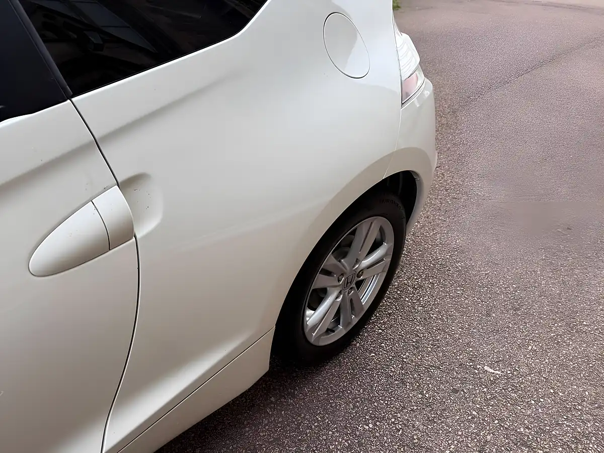 Used 2010 Honda Cr-Z Sport White - Interior and Exterior details 14