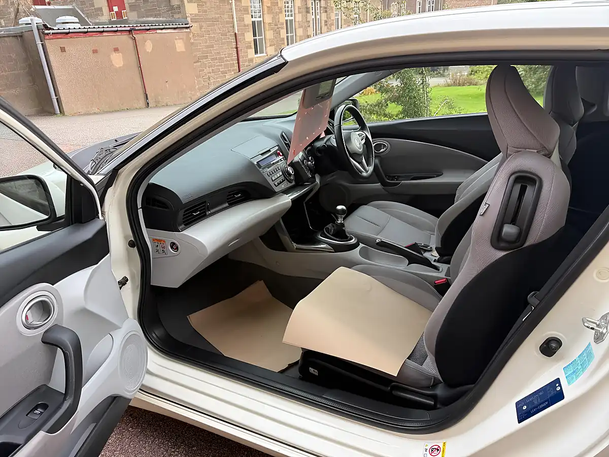 Used 2010 Honda Cr-Z Sport White - Interior and Exterior details 15