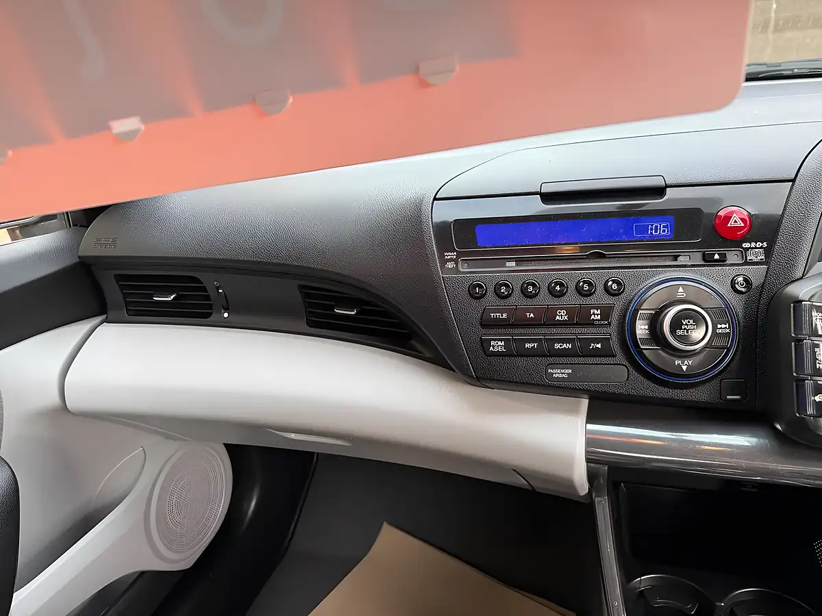 Used 2010 Honda Cr-Z Sport White - Interior and Exterior details 18