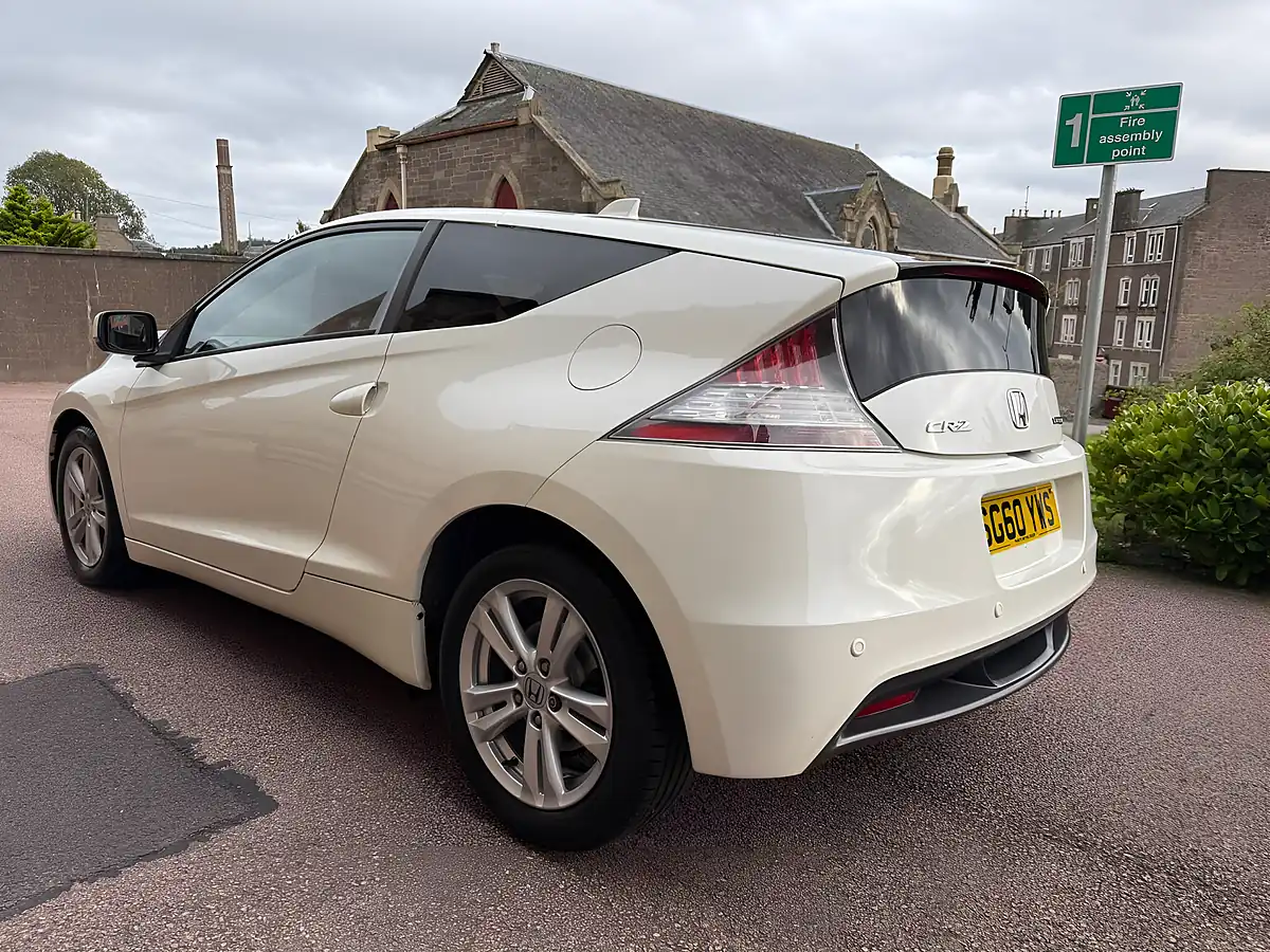 Used 2010 Honda Cr-Z Sport White - Interior and Exterior details 4