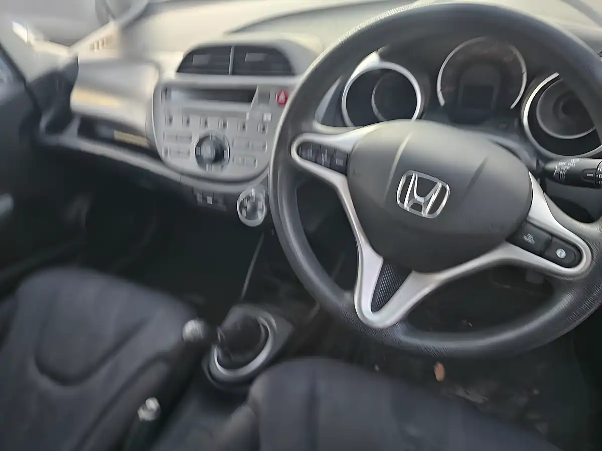 Used 2010 Honda Jazz Es Blue - Interior and Exterior details 10