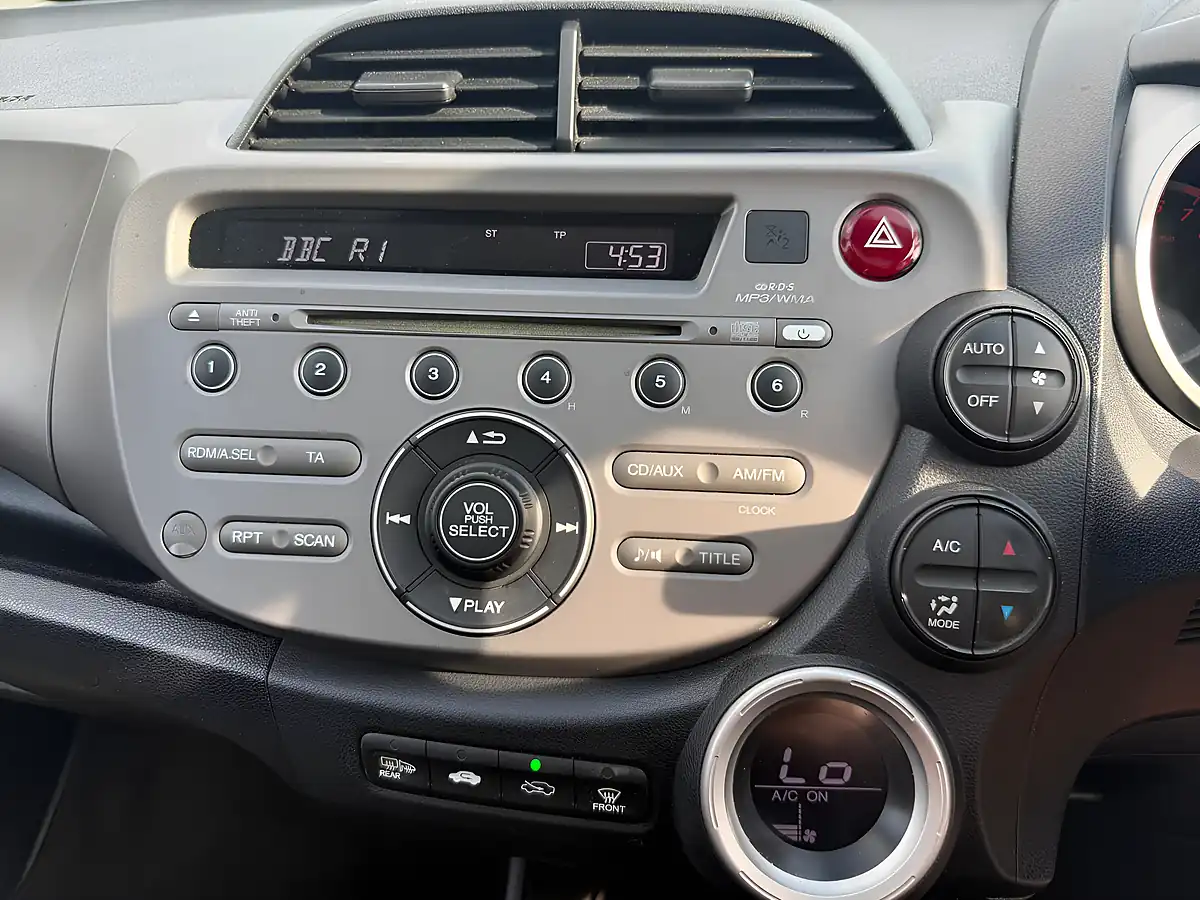 Used 2010 Honda Jazz Ex Blue - Interior and Exterior details 12