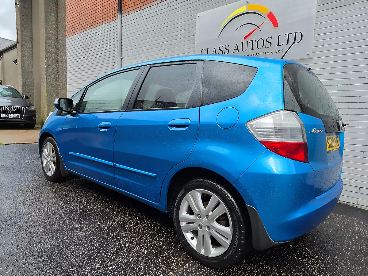 Used 2010 Honda Jazz Ex I-Shift Blue - Interior and Exterior details 4