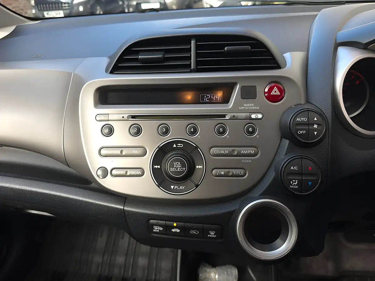 Used 2010 Honda Jazz Ex I Shift Euro 5 Black - Interior and Exterior details 10