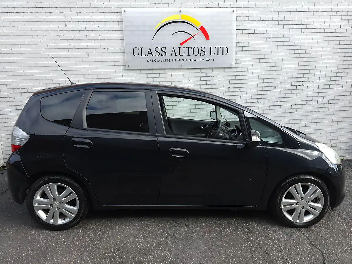 Used 2010 Honda Jazz Ex I Shift Euro 5 Black - Interior and Exterior details 16