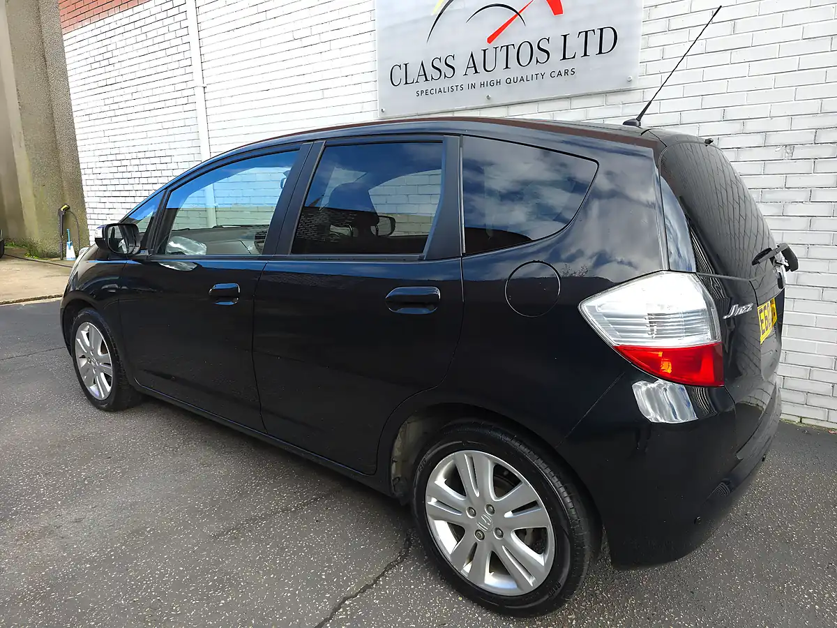 Used 2010 Honda Jazz Ex I Shift Euro 5 Black - Interior and Exterior details 5