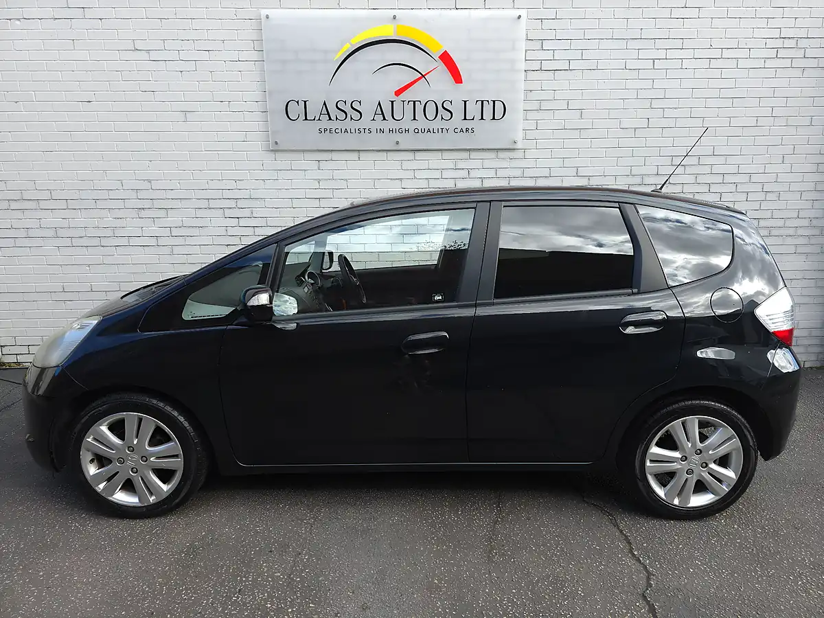Used 2010 Honda Jazz Ex I Shift Euro 5 Black - Interior and Exterior details 8
