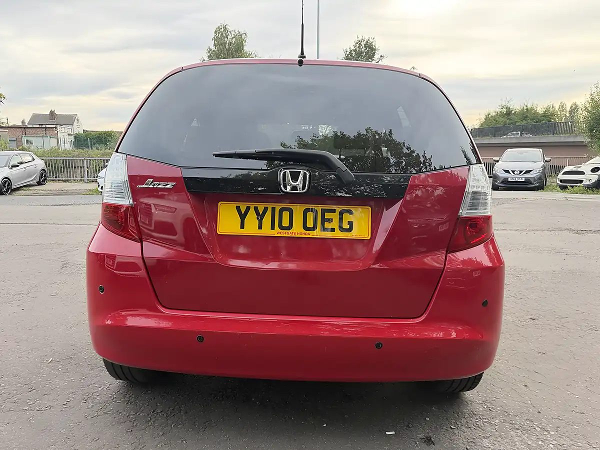 Used 2010 Honda Jazz Ex Red - Interior and Exterior details 13