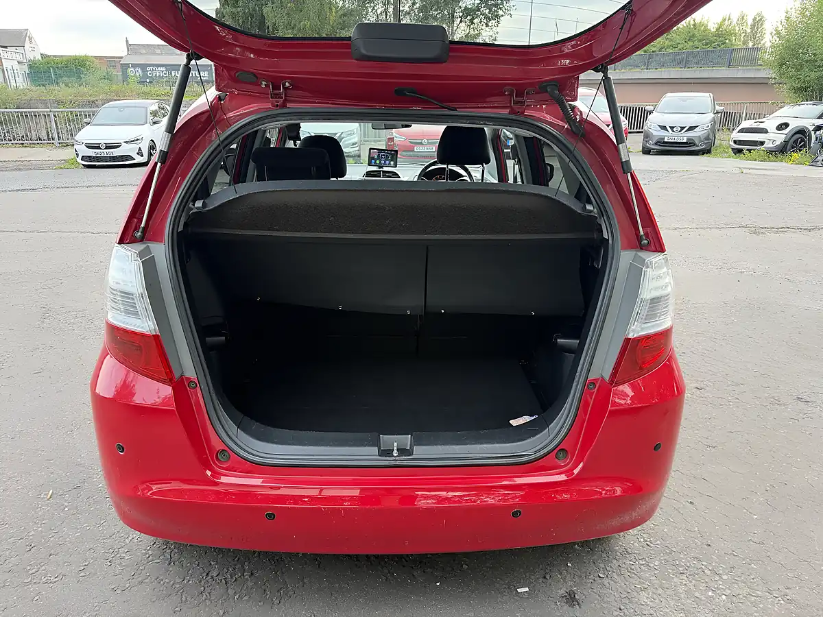Used 2010 Honda Jazz Ex Red - Interior and Exterior details 14