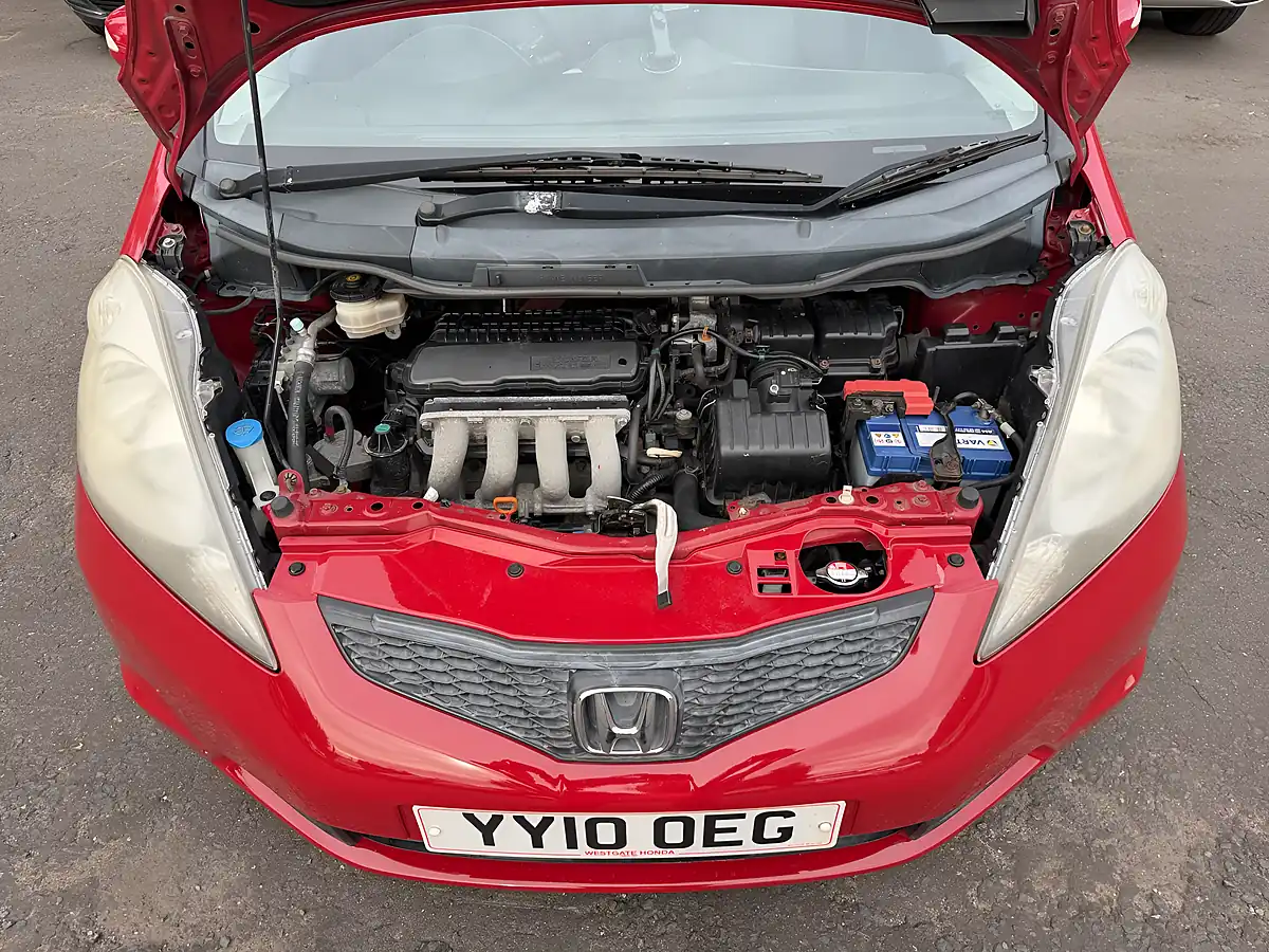 Used 2010 Honda Jazz Ex Red - Interior and Exterior details 15
