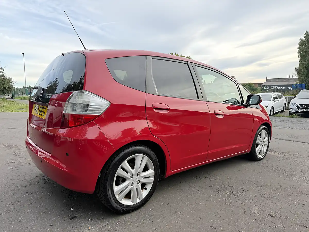 Used 2010 Honda Jazz Ex Red - Interior and Exterior details 4
