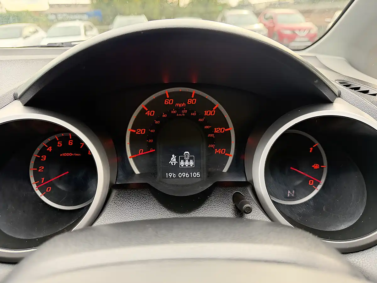 Used 2010 Honda Jazz Ex Red - Interior and Exterior details 6