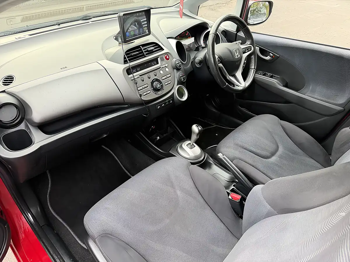 Used 2010 Honda Jazz Ex Red - Interior and Exterior details 9