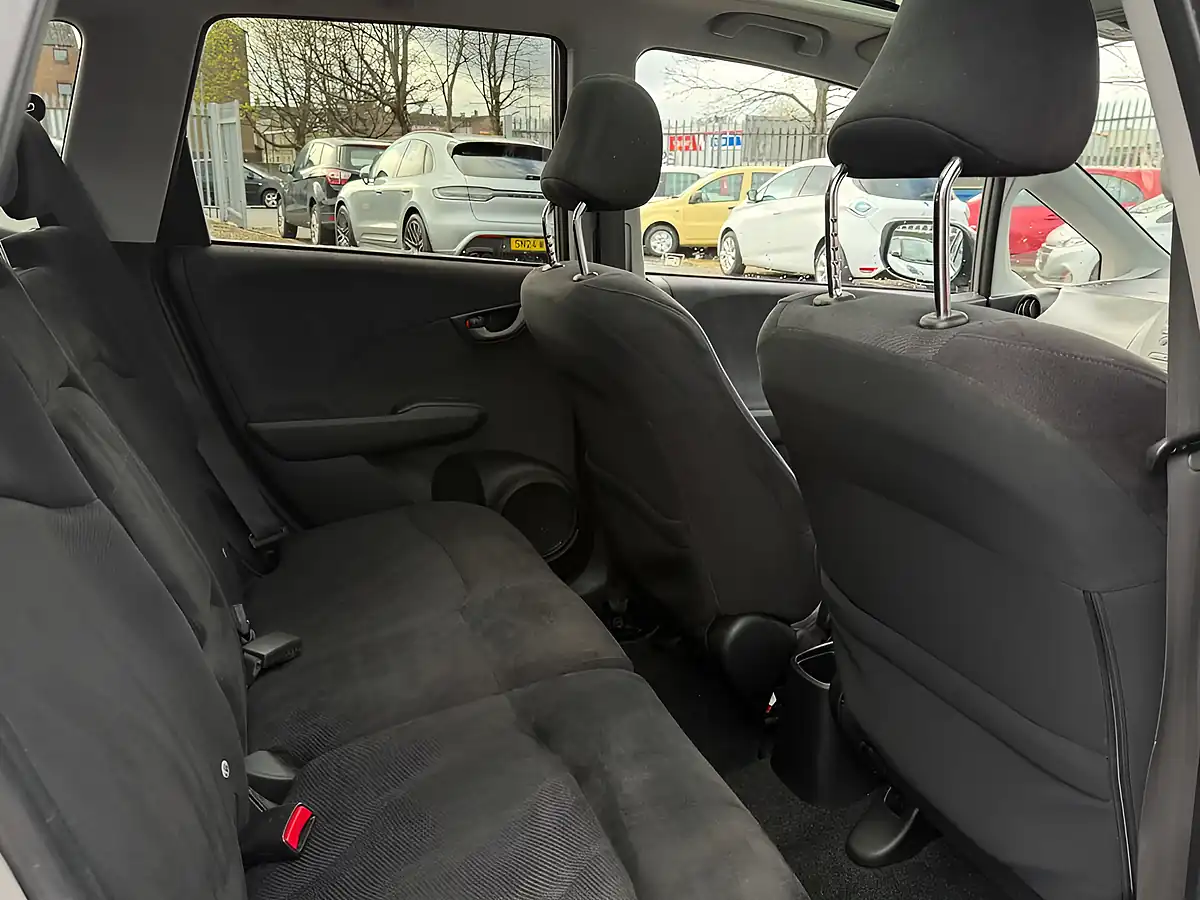 Used 2010 Honda Jazz Ex Silver - Interior and Exterior details 10