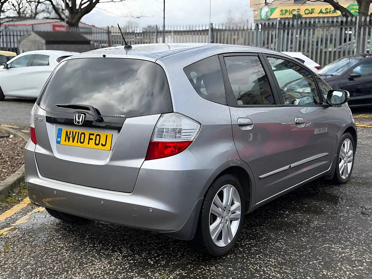 Used 2010 Honda Jazz Ex Silver - Interior and Exterior details 5