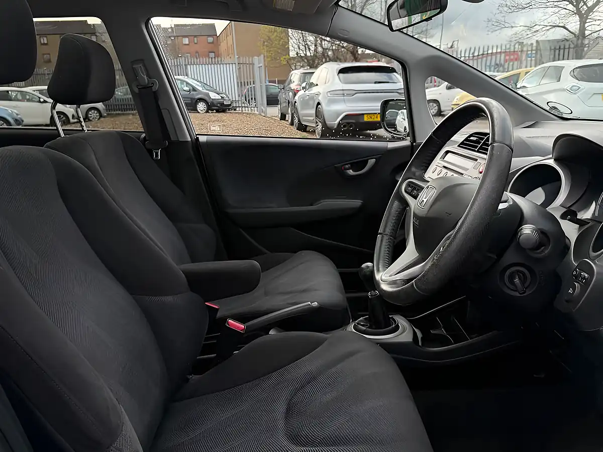 Used 2010 Honda Jazz Ex Silver - Interior and Exterior details 7