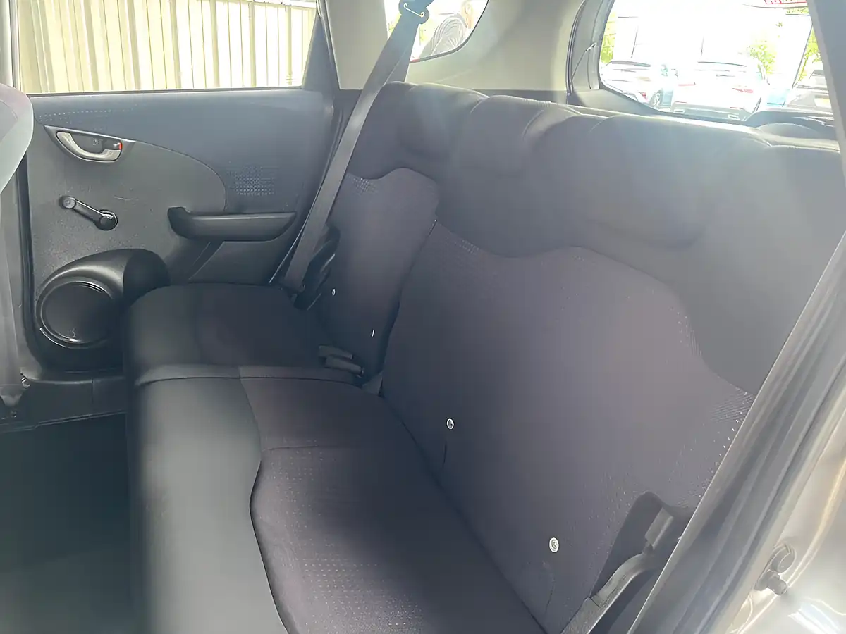 Used 2010 Honda Jazz S Silver - Interior and Exterior details 13