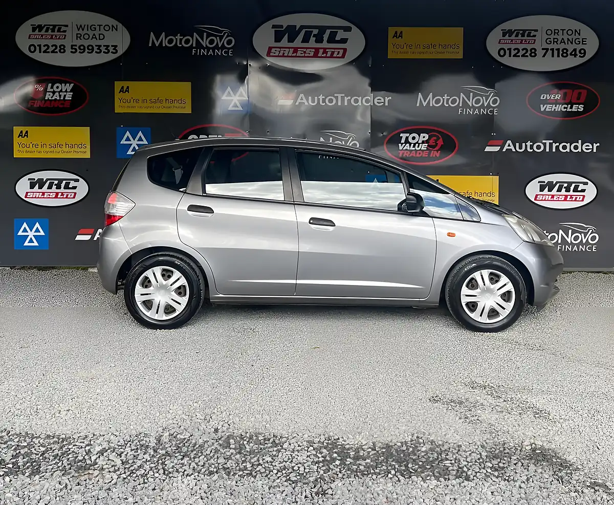 Used 2010 Honda Jazz S Silver - Interior and Exterior details 5