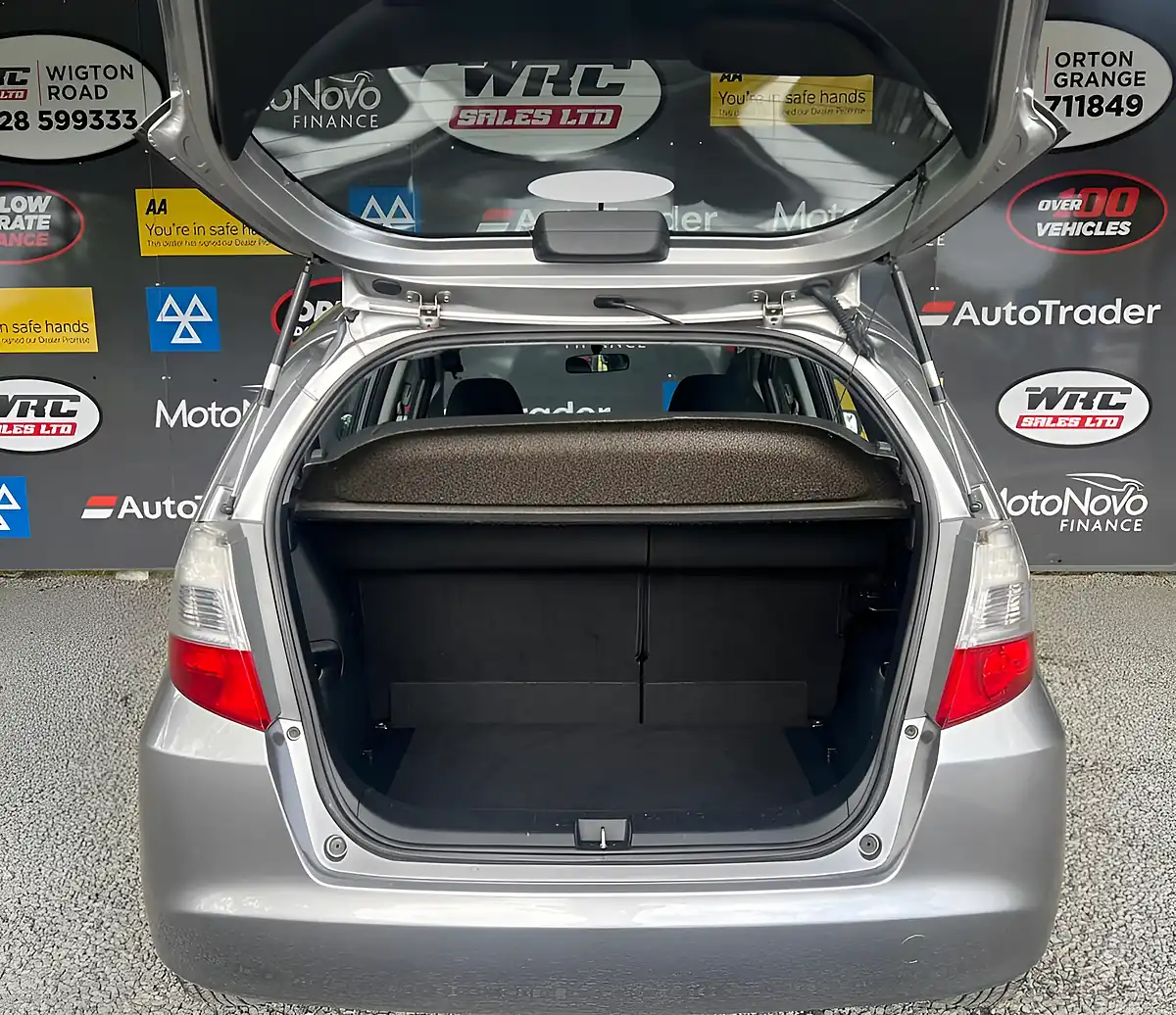 Used 2010 Honda Jazz S Silver - Interior and Exterior details 8