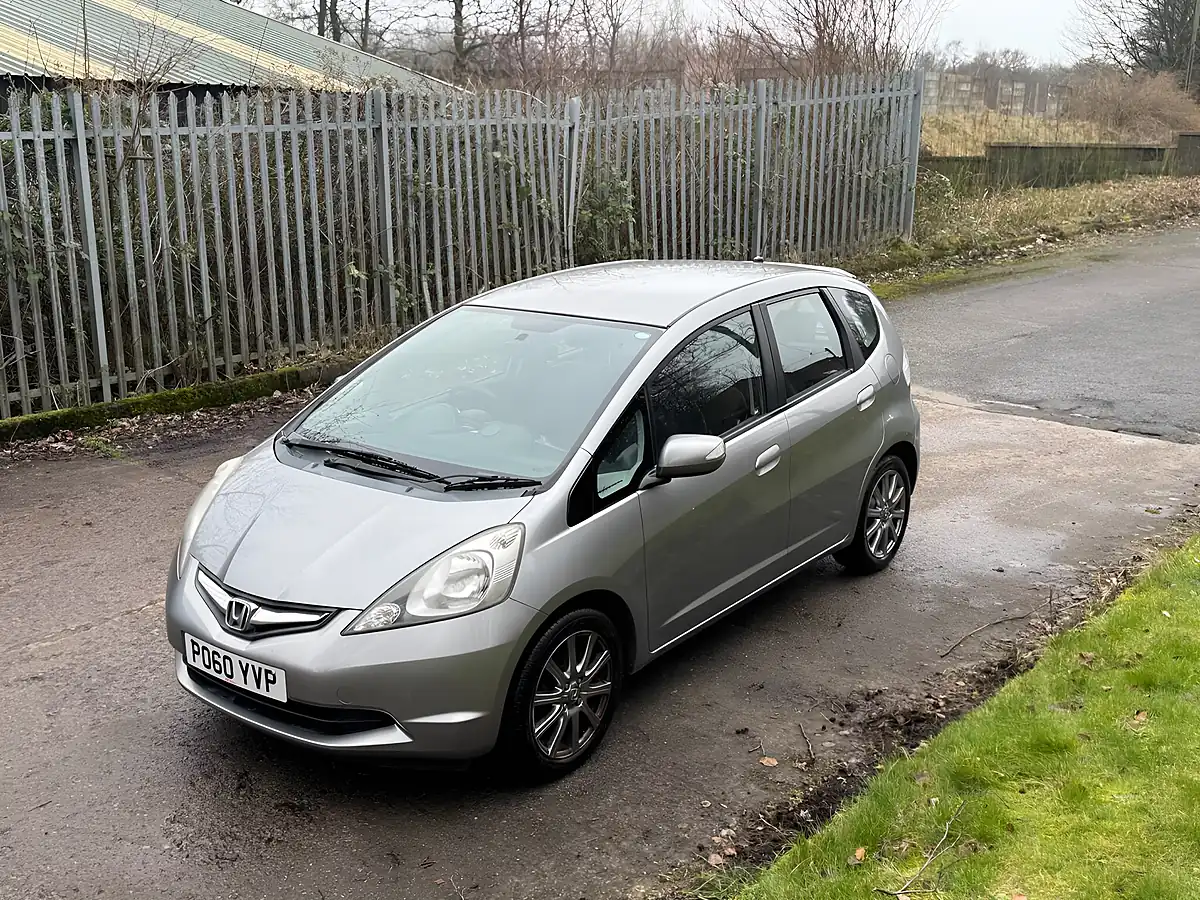 Used 2010 Honda Jazz Si Silver - Interior and Exterior details 3