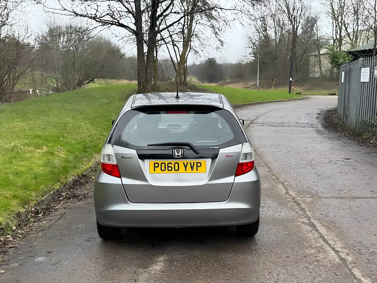 Used 2010 Honda Jazz Si Silver - Interior and Exterior details 8