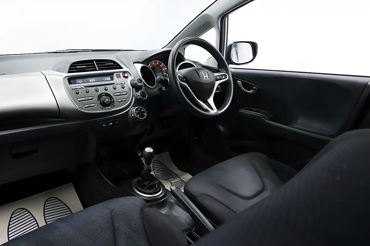 Used 2010 Honda Jazz Si Silver - Interior and Exterior details 14
