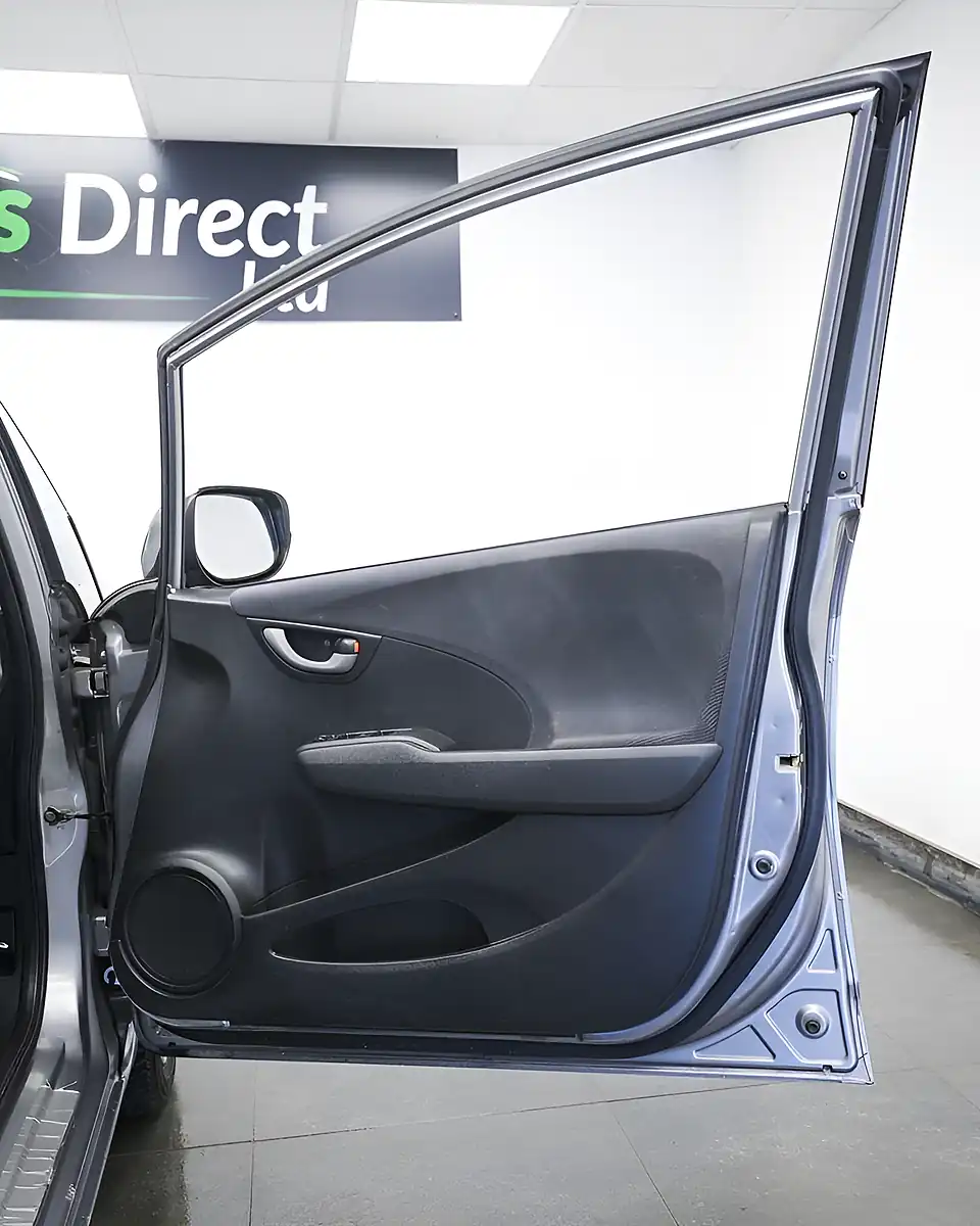 Used 2010 Honda Jazz Si Silver - Interior and Exterior details 15