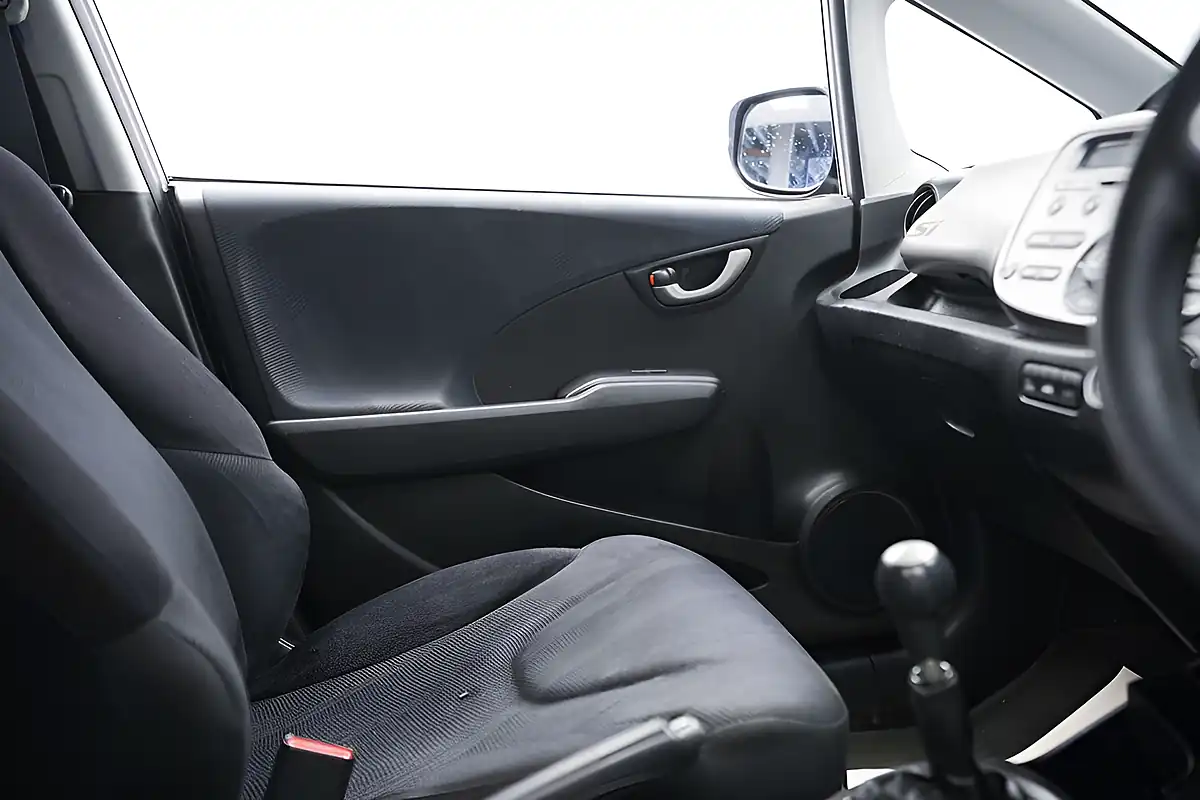 Used 2010 Honda Jazz Si Silver - Interior and Exterior details 16