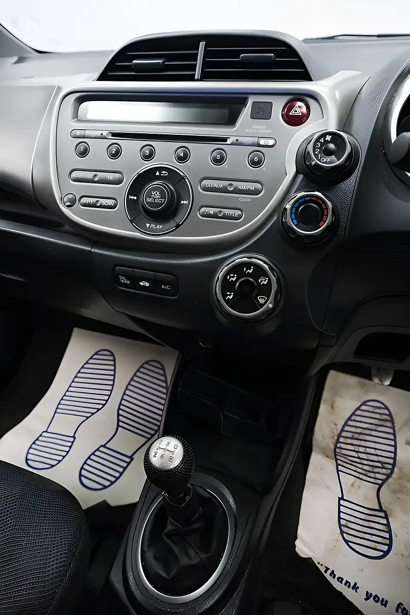 Used 2010 Honda Jazz Si Silver - Interior and Exterior details 17