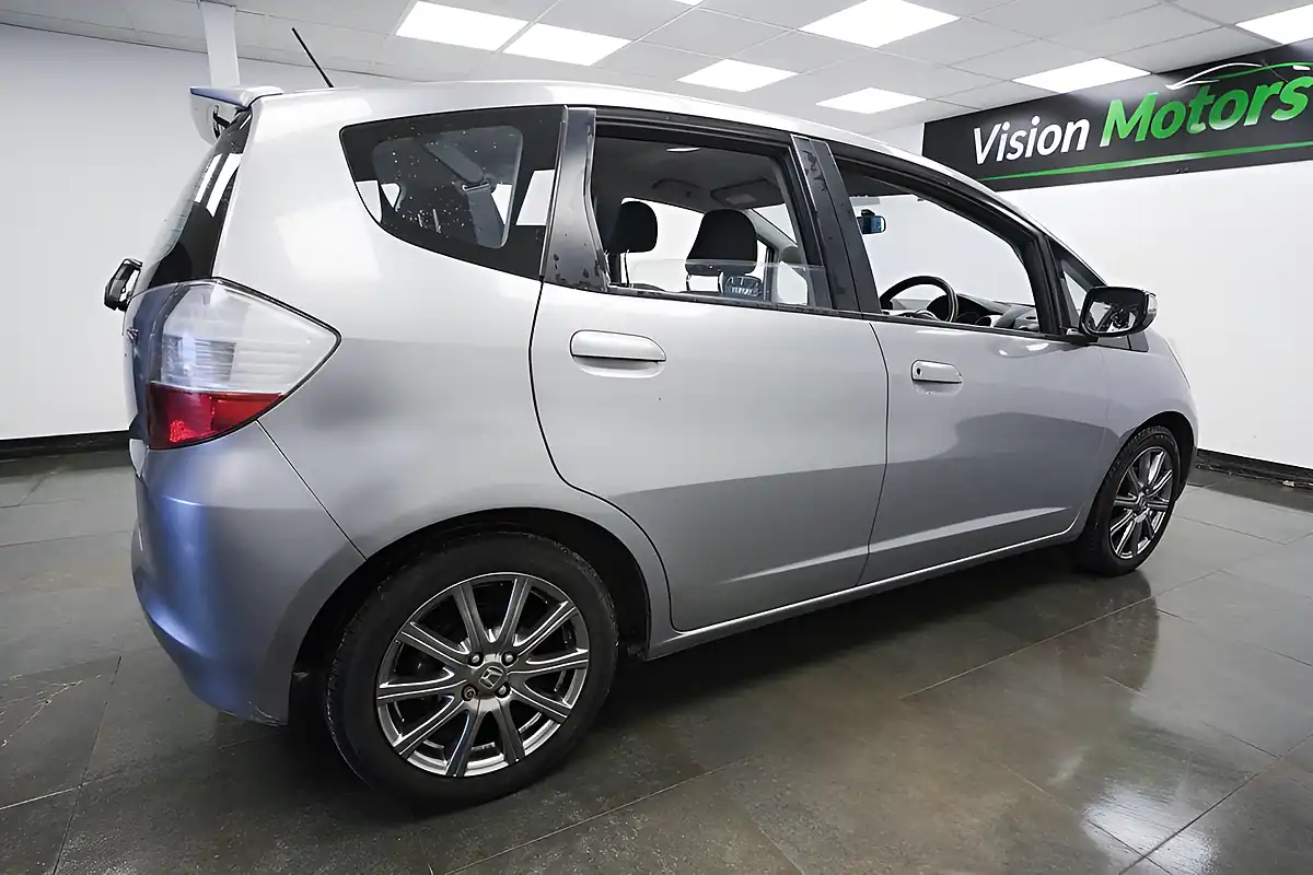 Used 2010 Honda Jazz Si Silver - Interior and Exterior details 3