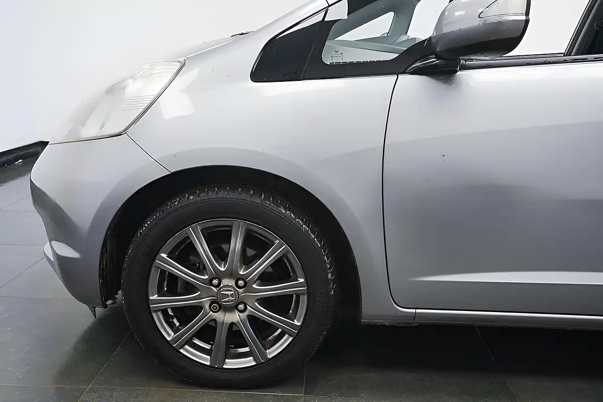 Used 2010 Honda Jazz Si Silver - Interior and Exterior details 5