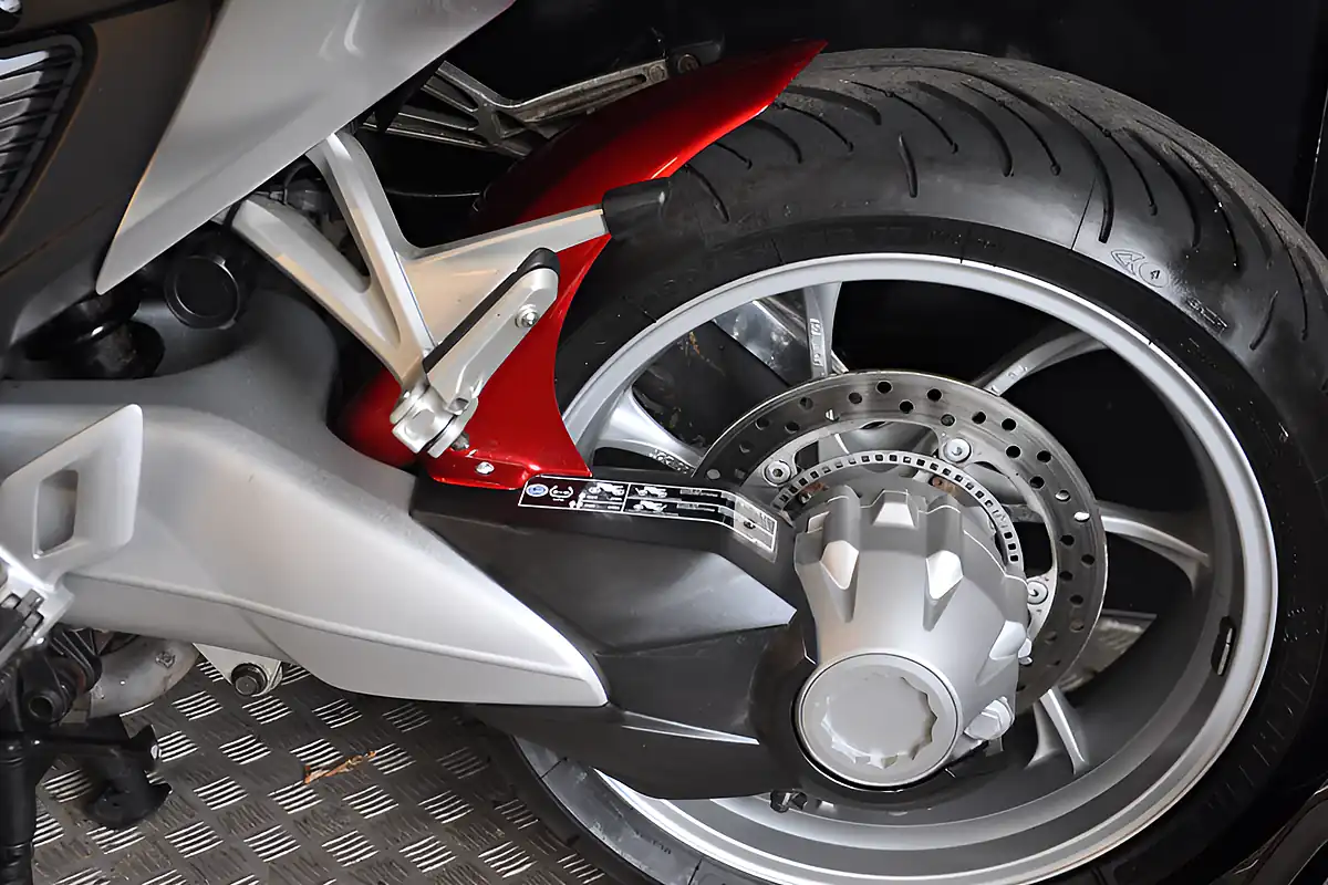 Used 2010 Honda Vfr 1200 Red - Interior and Exterior details 10