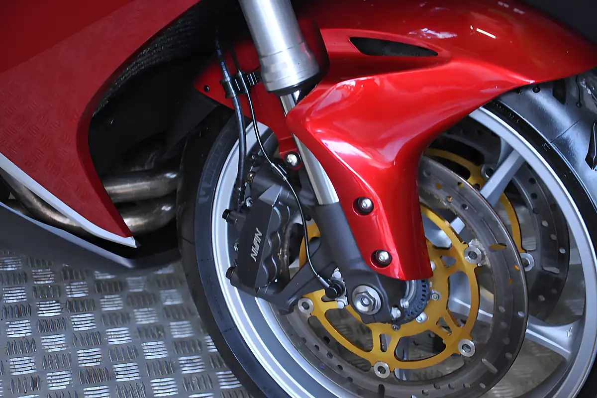 Used 2010 Honda Vfr 1200 Red - Interior and Exterior details 13