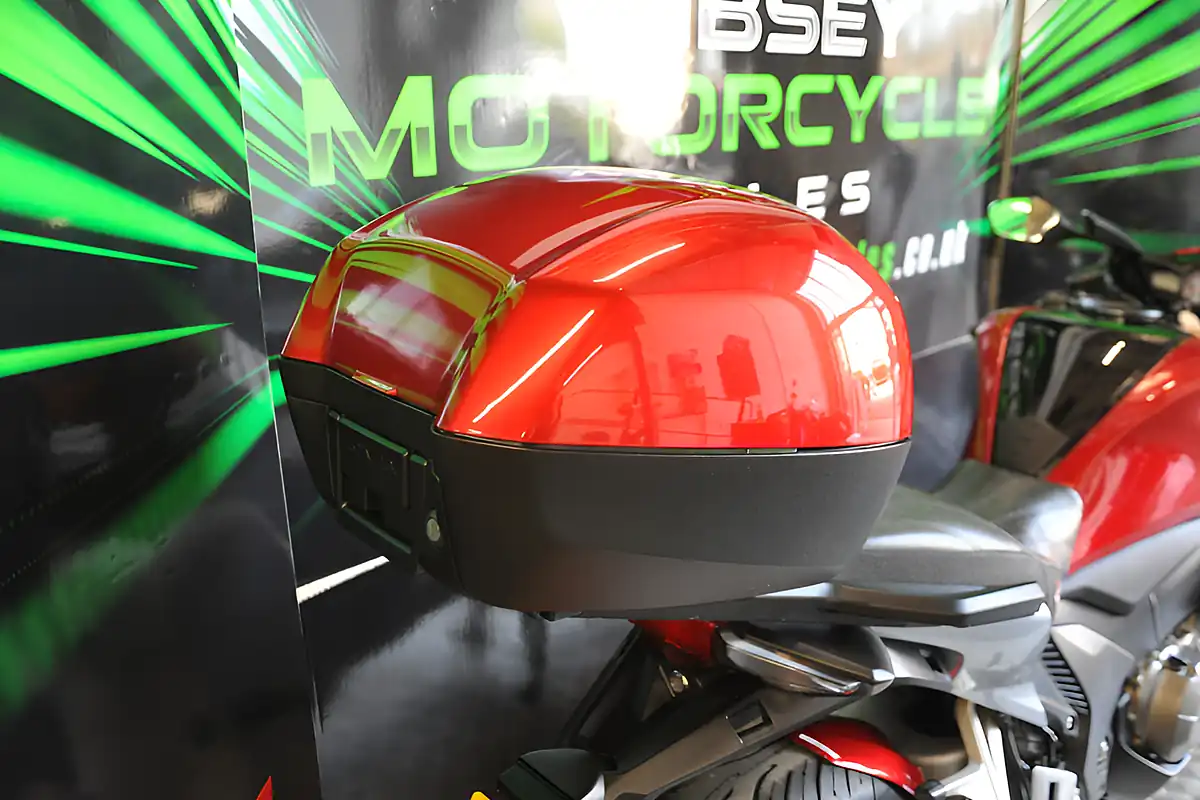 Used 2010 Honda Vfr 1200 Red - Interior and Exterior details 16