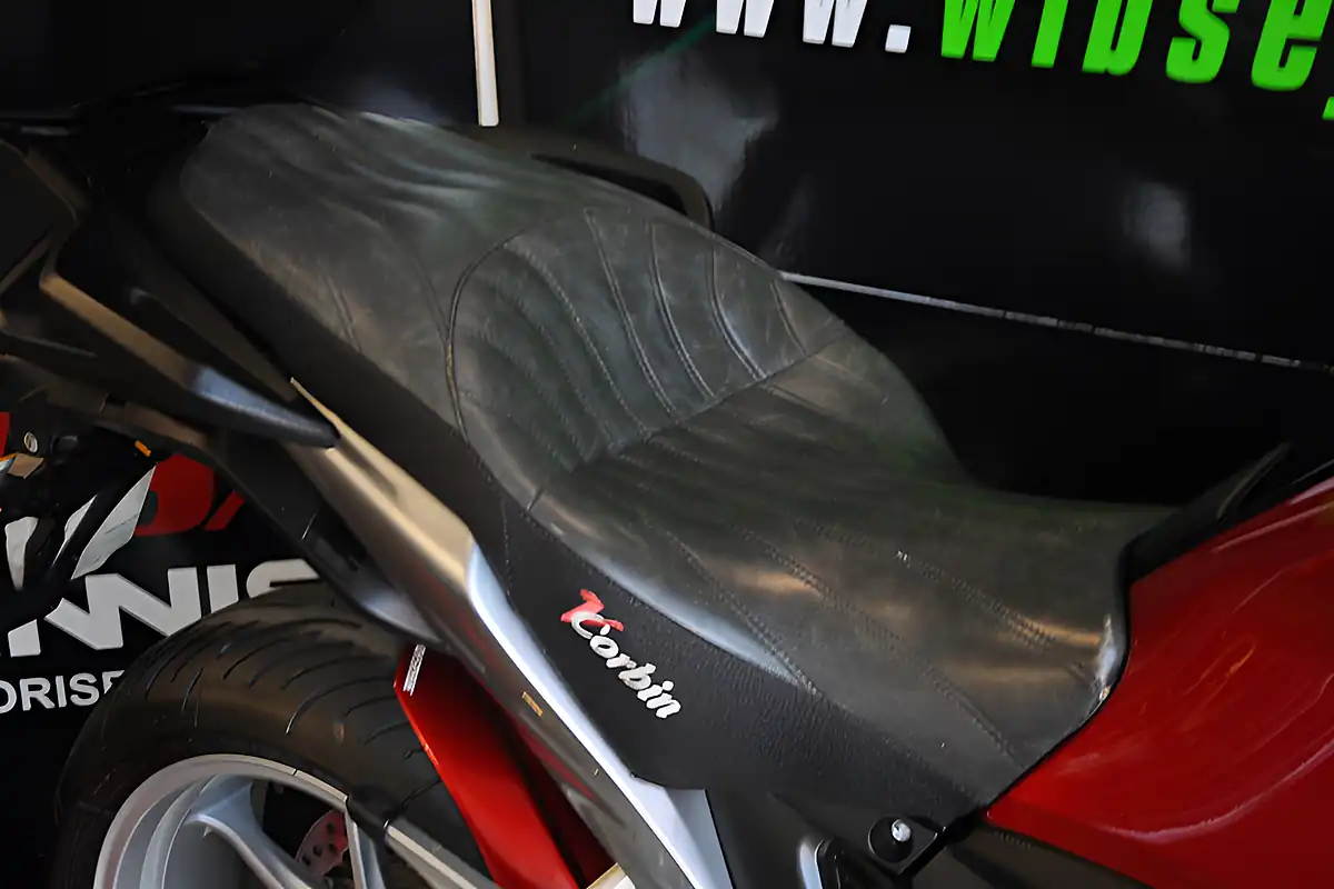 Used 2010 Honda Vfr 1200 Red - Interior and Exterior details 18