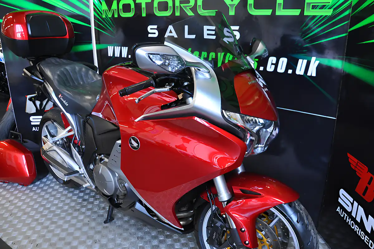 Used 2010 Honda Vfr 1200 Red - Interior and Exterior details 2