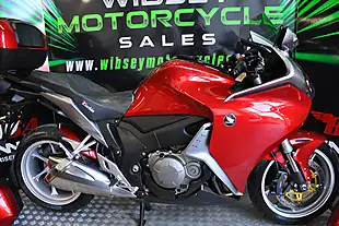 Used 2010 Honda Vfr 1200 Red - Interior and Exterior details 3