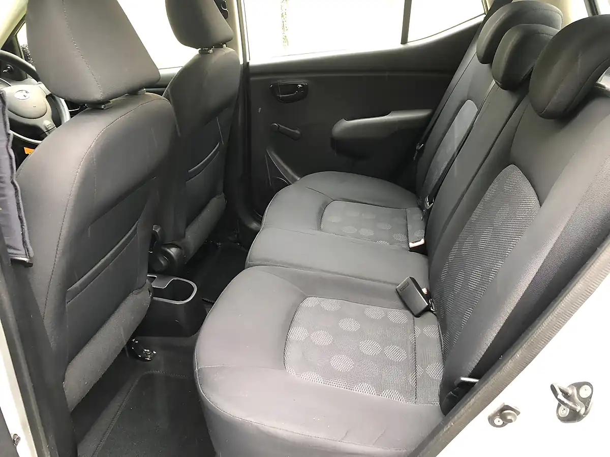 Used 2010 Hyundai i10 Classic - Interior and Exterior details 12