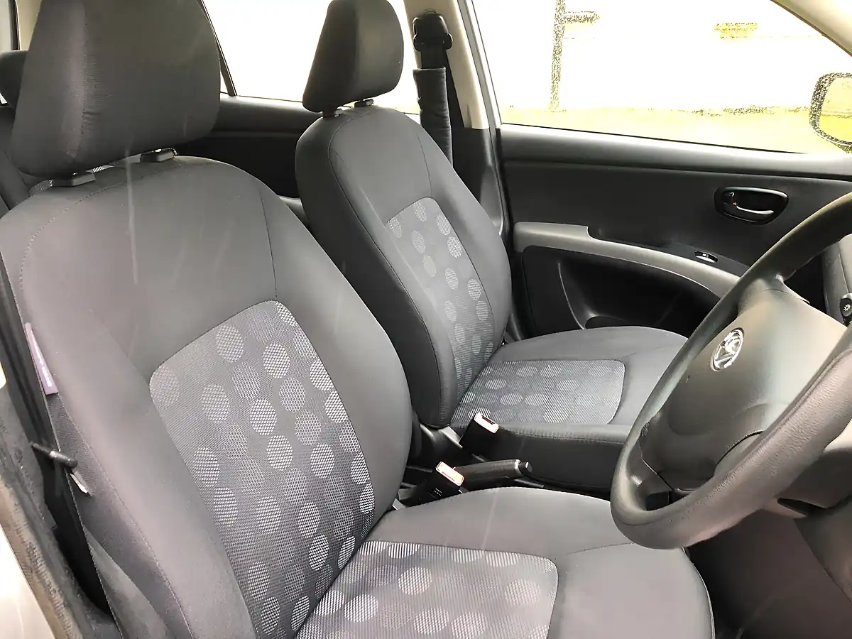 Used 2010 Hyundai i10 Classic - Interior and Exterior details 17