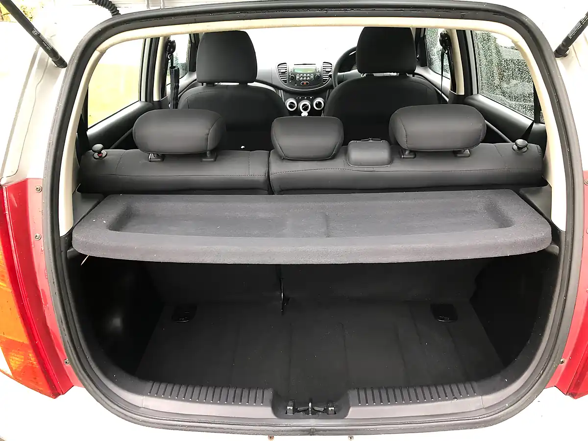 Used 2010 Hyundai i10 Classic - Interior and Exterior details 6
