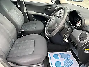 Used 2010 Hyundai i10 Comfort Silver - Interior and Exterior details 14